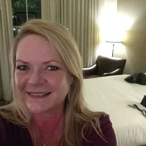 Meet your Posher, Denise